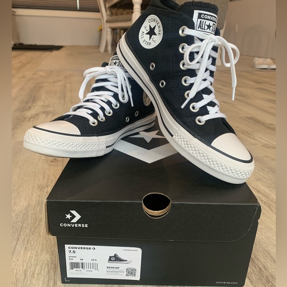 Converse Black and White mid-Tops - Picture 3 of 14